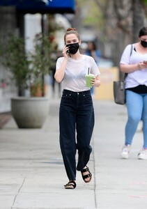       zoe110521BZNimage114.jpg