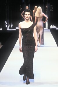 71774123_HerveLeger1997WomenRTW107.thumb.jpg.8fd84fae21a61d0f0618cdcaaf99314d.jpg