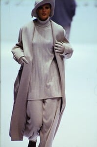 747493663_Anja-Kneller(7).thumb.jpg.017fdf04bf49353d591cc30ce39640b2.jpg