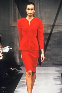 821395473_Valentino1998HauteCouture57.thumb.jpg.ea26935cc3cdd94782917007446fcb7c.jpg