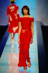 848849742_ValentinoSpring2000(13).thumb.jpg.c34cfc481bd74aed4f4bef74680d81b0.jpg