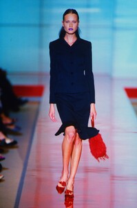 905880331_valentino-hc-fw-1999(8).thumb.jpg.c5366ec3573528a9a592f5d82ea9b977.jpg