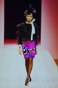 906683057_ChristianLacroixCoutureFall1999(12).thumb.jpg.627db55b4938971a92afca9960d8dca1.jpg