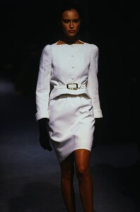 948520155_THIERRY-MUGLER-COUTURE-SPRING-1998(3).thumb.jpg.00e000faa347611b5995261c1e5e43f7.jpg