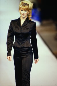 958953764_HERVE-LEGER-FALL1994(27).thumb.jpg.cb0caac093fc8b0f7c30fc38e9a5754c.jpg