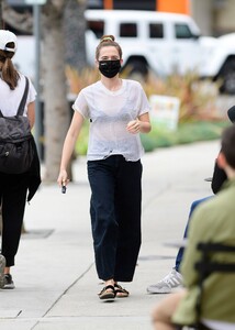       zoe110521BZNimage106.jpg