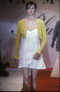 993028551_Blumarine1994WomenRTW3.thumb.jpg.714c13ad75ab017a100b7ef1f56fd337.jpg