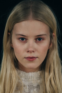 Adam-Katz-Sinding-Backstage-Cecilie-Bahnsen-Copenhagen-Fashion-Week-Fall-Winter-2019_AKS6616-900x1350.jpg
