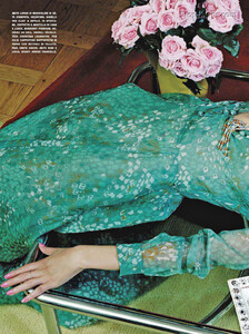 Aldridge_Vogue_Italia_August_2011_05.thumb.jpg.0644a4611e261b9d0d70db612dc73c06.jpg