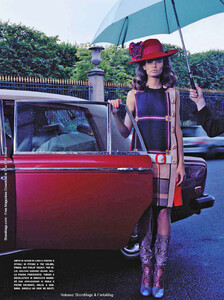 Aldridge_Vogue_Italia_August_2011_12.thumb.jpg.ca9c76d5ddc1208d83c373308bfa4ec9.jpg
