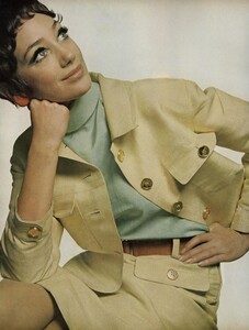 Beauty_Stern_US_Vogue_April_15th_1967_01.thumb.jpg.8fb633f5f708d64d8e0afb5c534d554e.jpg