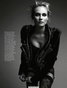 Demarchelier_Vogue_Paris_October_2009_04.thumb.png.0a9019974ed6dcf2cfe437960a96a5de.png