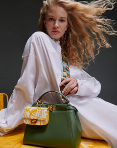 FENDI-Summer-2021-09.thumb.jpg.f5cf75f9e774dc56a1a2f13ca952dd03.jpg