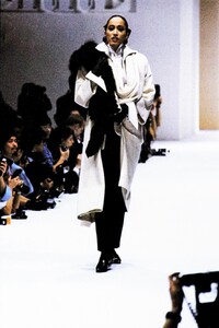 FallWinter1988GianfrancoFerre.thumb.jpg.1e8b24af148a87f35697718a3a2684d7.jpg