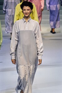 ISSEY-MIYAKE-SPRING-1995-RTW-017.jpg