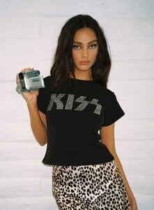 KISS-SPARKLE-TEE-BLACK_1800x.jpeg