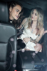 Paris-Jackson-Cara-Delevingne-1-1.jpg