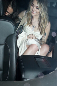 Paris-Jackson-Cara-Delevingne-2.jpg