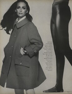 Penati_US_Vogue_January_1st_1969_13.thumb.jpg.4efabfabaf6aa82e6c34b141949e26fd.jpg