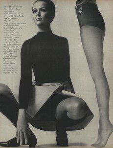 Penati_US_Vogue_January_1st_1969_34.thumb.jpg.0171e4b6f1c62526557507fe4862b25e.jpg