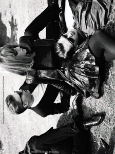 Poynter_Vogue_Italia_August_2011_17.thumb.jpg.372f42dccbacec2c4d4801a289793e5e.jpg