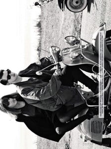 Poynter_Vogue_Italia_August_2011_18.thumb.jpg.3c971f2d6c8df6650af3d2f7c1ced3db.jpg