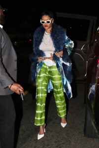Rihanna---With-new-short-hair-style-at-Giorgio-Baldi-in-Santa-Monica-11.jpg