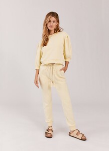 SWET001005_MandiCroppedSweatshirt_Yellow_02_2100x.jpg