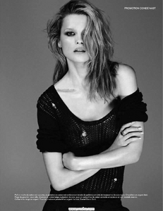 Sgura_Vogue_Paris_October_2009_06.thumb.png.e9155aeda4a322be75a088cd3d2acebb.png