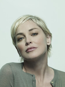 Sharon-Stone-poses-Sundance-Film-Festival-portraits-2008-002.jpg