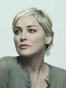 Sharon-Stone-poses-Sundance-Film-Festival-portraits-2008-003.jpg