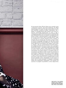 Sorrenti_Vogue_Italia_October_2011_10.thumb.jpg.b570a7e35fd48f946cc96885bdba51ef.jpg