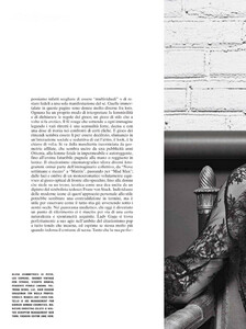 Sorrenti_Vogue_Italia_October_2011_15.thumb.jpg.dfad2d5a419eeb8c98747e48752f479b.jpg