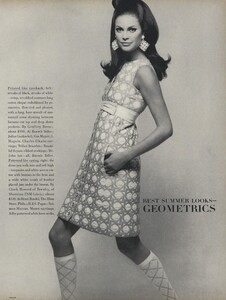 Summer_Penati_US_Vogue_April_15th_1967_04.thumb.jpg.63d4511adac20d2b9f6dae3e75abb982.jpg