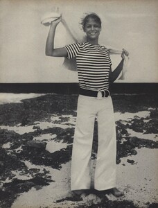 Sun_Avedon_US_Vogue_January_1st_1969_14.thumb.jpg.17f6d23d10d858c5d13e26d211b4182e.jpg