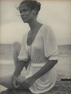 Sun_Avedon_US_Vogue_January_1st_1969_15.thumb.jpg.323b59b9367820a1840079065358c830.jpg