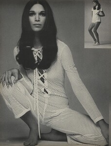 Sun_Avedon_US_Vogue_January_1st_1969_21.thumb.jpg.a0b3c6705e488a3024c896728e17d68b.jpg