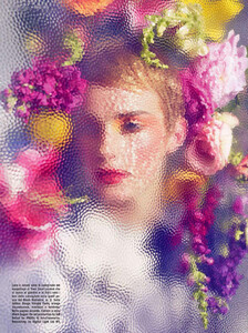 Sundsbo_Vogue_Italia_October_2011_06.thumb.jpg.04780a5f174633b81e014affabaeefdc.jpg
