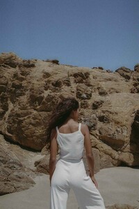 Turquoise-Lane-The-Label-The-Daily-Knit-Tank-White-_4_1024x.jpg