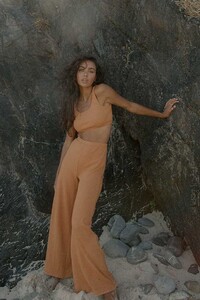 Turquoise-Lane-The-Label-The-Ribbed-Crop-Apricot-_9_1024x.jpg