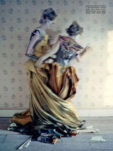 Walker_Vogue_Italia_October_2011_09.thumb.jpg.6d39f2ee8ebc34ccfdd8d2bf91d23998.jpg