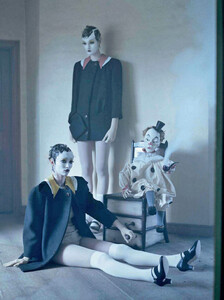Walker_Vogue_Italia_October_2011_20.thumb.jpg.e2fa3e4a53bafe8badb705af9f3ef3cd.jpg