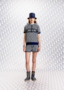 Z_Dior_Femme_Cruise_21_Capsule_Toile_Oblique_6.thumb.jpg.80b9868595164bf3cb9ad57b3c309cb5.jpg