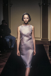 alberta-ferretti-ss-1998-3.thumb.jpg.10379a1a68f0368fc477473ac8db4295.jpg