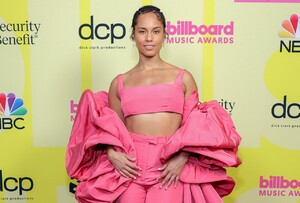 alicia-keys-2021-billboard-music-awards-1.jpg