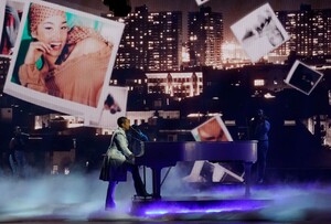 alicia-keys-performing-live-at-the-2021-billboard-music-awards-4.jpg