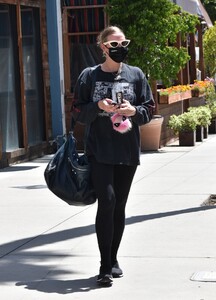 ashlee-simpson-in-workout-gear-los-angeles-05-26-2021-0.jpg