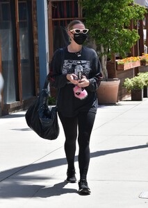 ashlee-simpson-in-workout-gear-los-angeles-05-26-2021-6.jpg