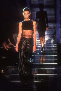 atelier-versace-fw-1998-2.thumb.jpg.8dfd0b7e47969e2ed5b14526f5f54349.jpg