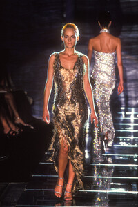 atelier-versace-fw-1998.thumb.jpg.bd66721da9ffaac89c0c041b18a31cb1.jpg